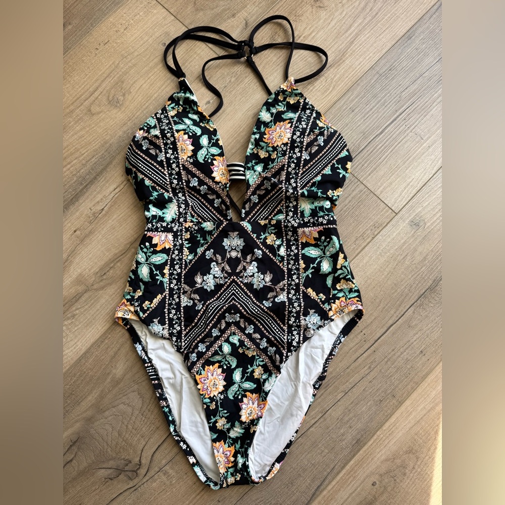 Nanette Lepore One-Piece Swimsuit, size 6